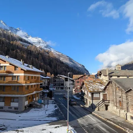 Family Friendly And Sunny In The Heart Of Grund *