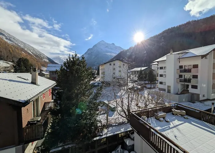 Family Friendly And Sunny In The Heart Of Grund アパート