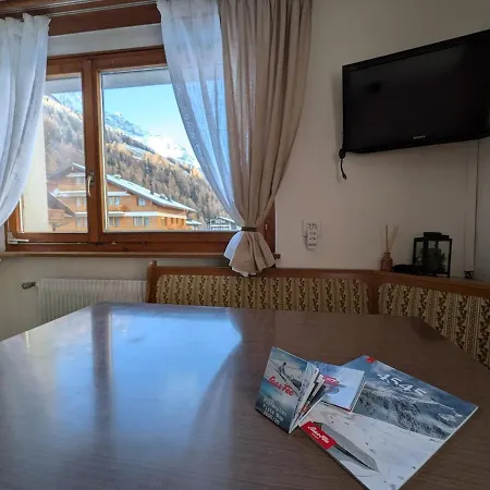 Family Friendly And Sunny In The Heart Of Grund * Saas-Grund